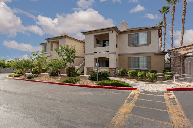 Building Photo - First floor unit in gated Summerlin community