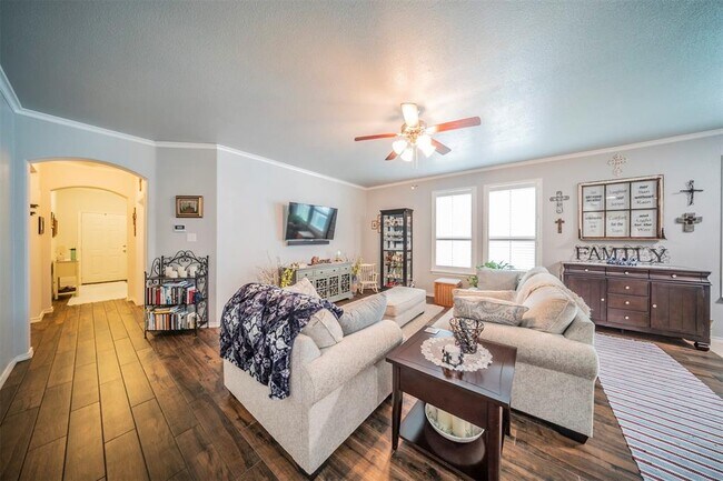 Building Photo - 11048 Kinston St