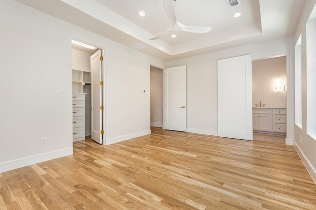 Building Photo - 4203 Normandy Ave