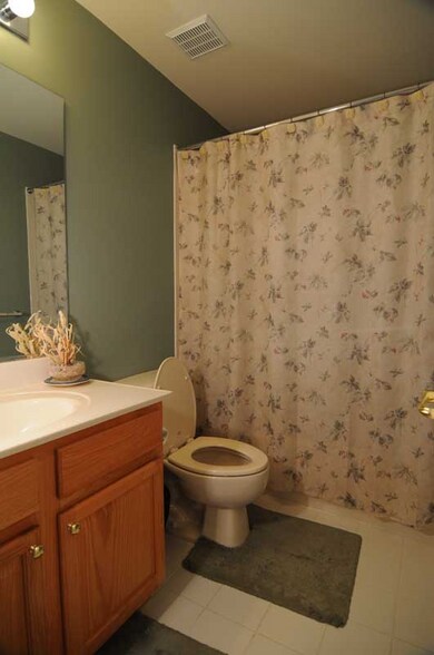 Building Photo - 167 Shinnecock Dr