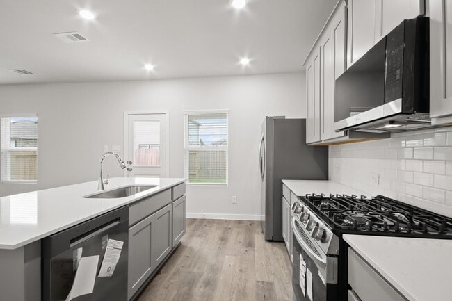 Building Photo - 227 Brazen Frst Trl