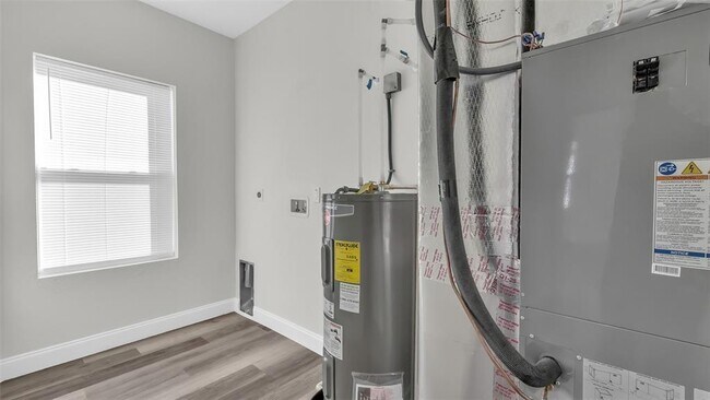 Building Photo - 1901 31st St S