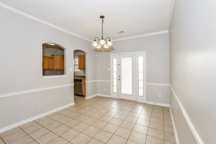 Building Photo - 120 Penny Ln