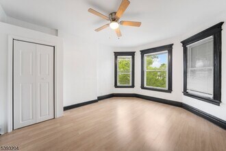 Building Photo - 209 N 11th St