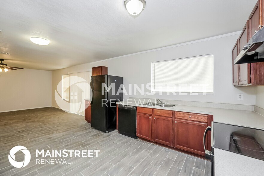 Building Photo - 8641 Hawkview Dr