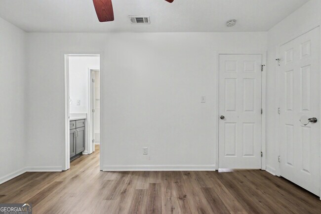 Building Photo - 150 Hill Chase Ct