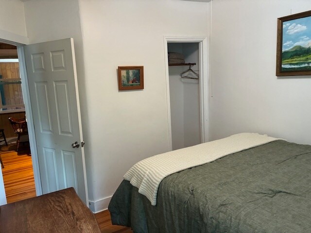Bedroom green - 816 Mill Plain Rd