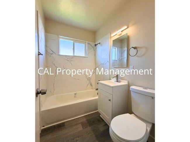 Building Photo - Three bedroom house in Seaside, CA