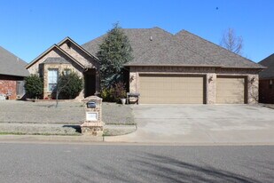 Building Photo - 3005 SW 137th St