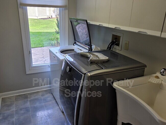 Building Photo - 9834 Chimney Sweep Ln