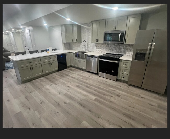 Building Photo - 11Brentwood TN-11