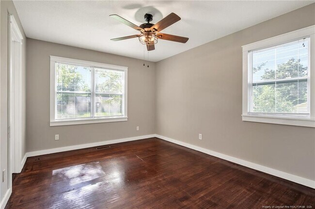 Building Photo - 604 Roundtree Dr