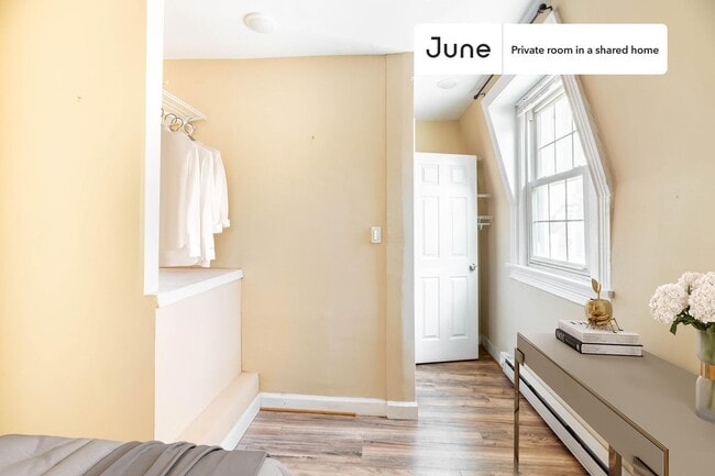Primary Photo - Room in Shared 8 bed/3.5 bath home