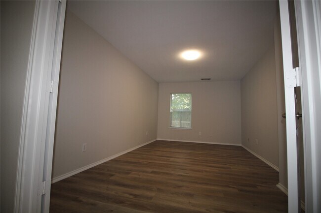 Building Photo - 18122 Cypress Valley Ln