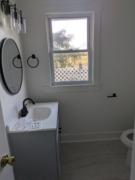 Building Photo - 217 Church St