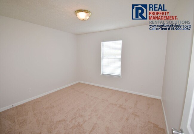 Building Photo - Wonderful 3BR/2BA North Mboro home on nearly an acre lot!