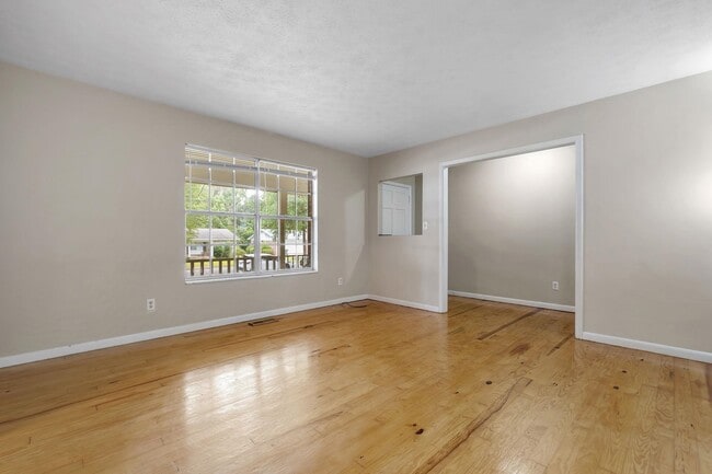 Building Photo - 2507 Waldemar Ln