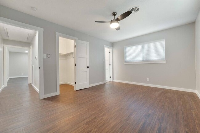 Building Photo - 11603 Oak Trail