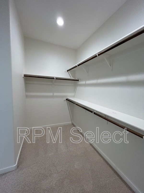 Building Photo - 1356 Jamboree Dr