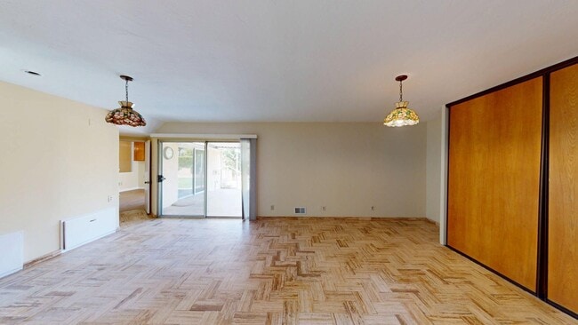 Building Photo - Large and Newly Remodeled Home Available i...
