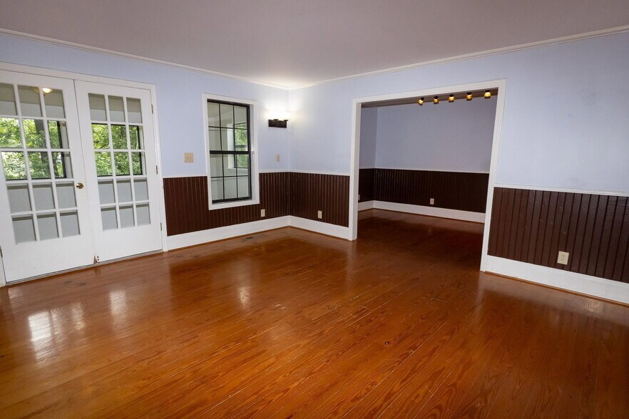 Building Photo - 3259 Ozark Cir