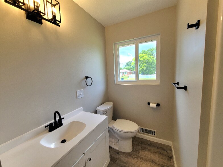 Building Photo - 3952 Marie Dr