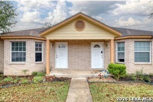 Building Photo - 622 S Oak St