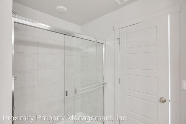 Building Photo - 3 br, 2.5 bath House - 11218 W. Knightsbri...