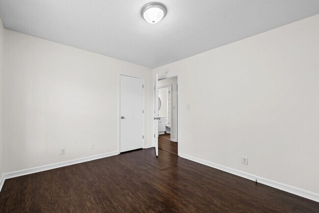 Building Photo - 3 Bedroom Pet Friendly Home For Rent!