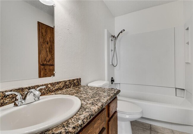 Building Photo - 8801 Piney Point Dr