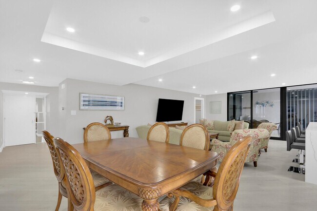 Building Photo - 5380 N Ocean Dr