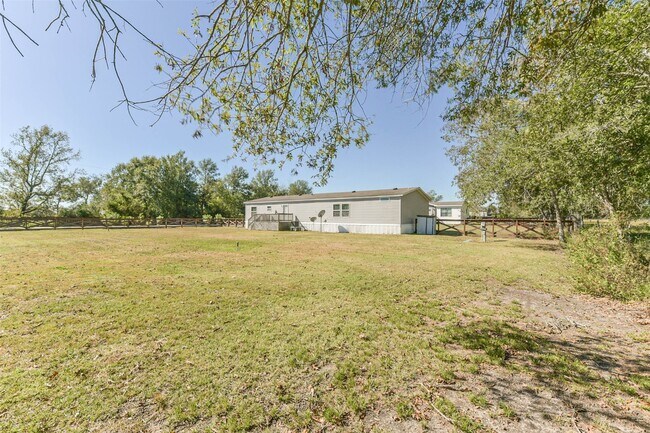 Building Photo - 1566 County Rd 610