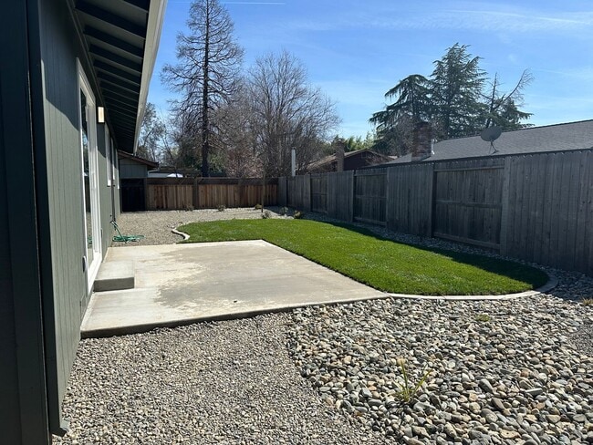 Building Photo - Updated Home with Island Kitchen, LVP Flooring, and Yard Care Included!