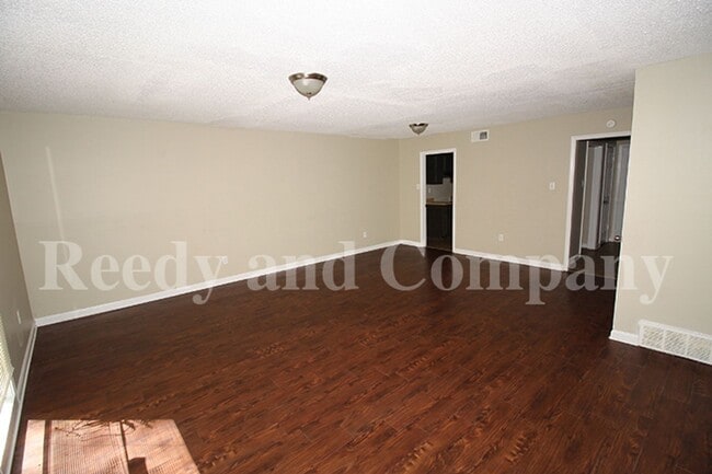 Building Photo - 3434 Dungreen St