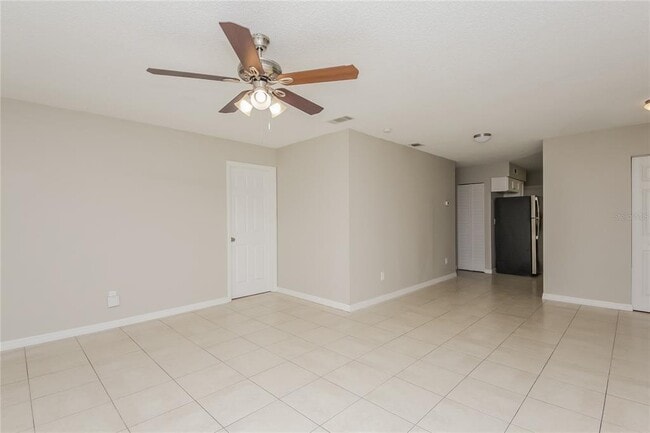 Building Photo - 5312 Wren St