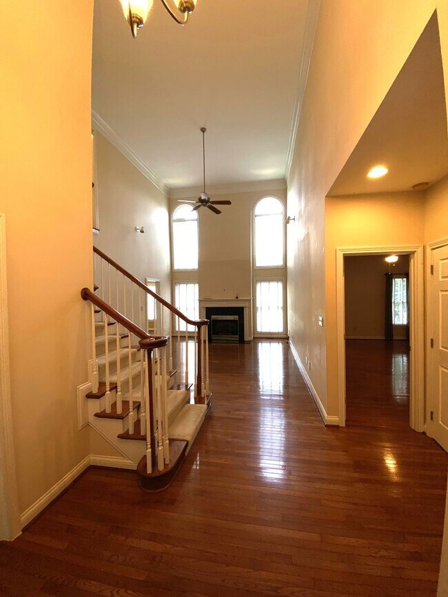 Building Photo - Palomar Home                  20260709