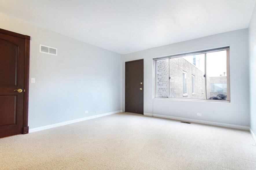 Building Photo - 745 W Gordon Ter