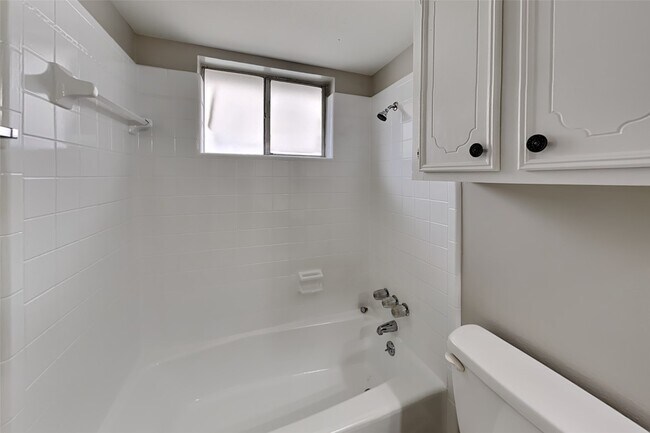 Building Photo - 4313 Lariat Dr