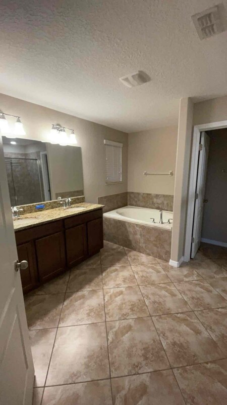 Building Photo - 10808 Whitecap Dr