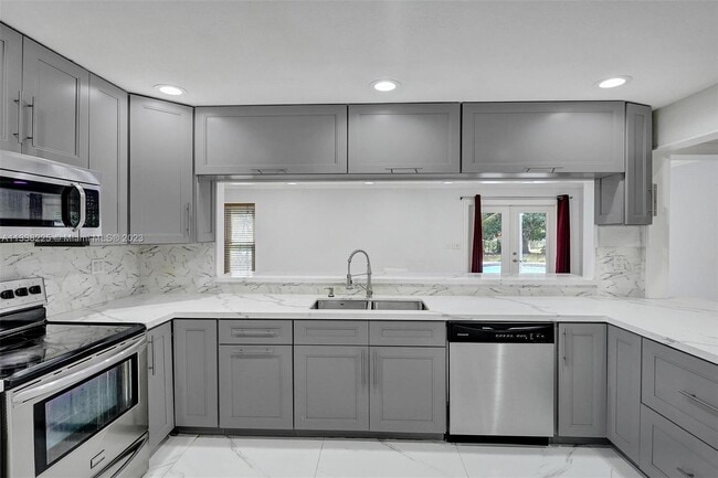 Building Photo - 8350 NW 15th Ct