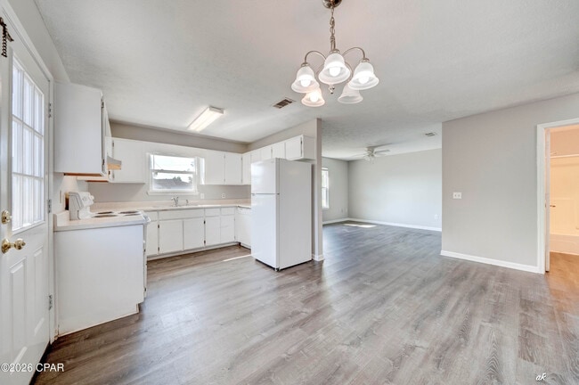 Building Photo - 3720 Burnham Way