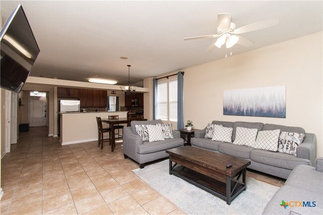 Building Photo - 421 Shadow Point