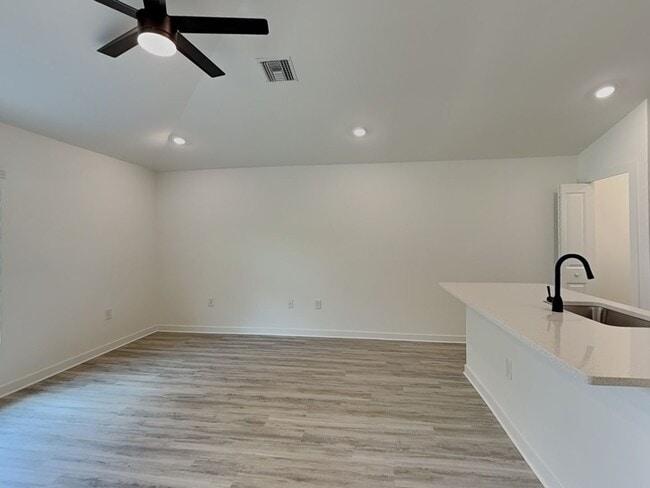 Building Photo - 1217 Clayton Ave