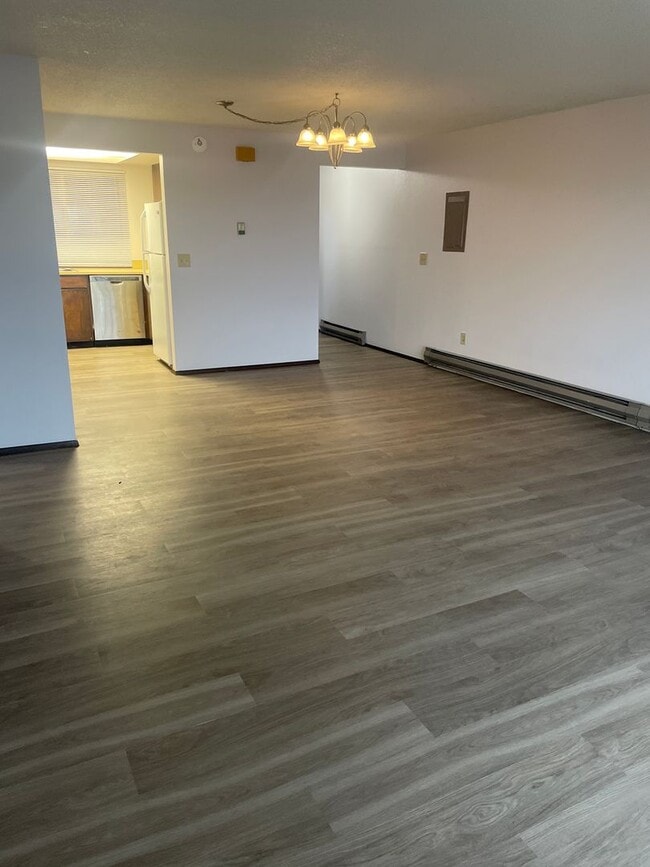 Building Photo - Price Reduction! 2 Bedroom Condo with a View.