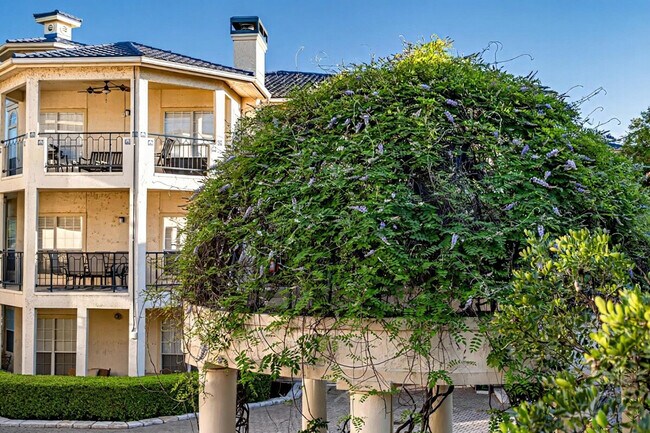 Building Photo - 3404 American Dr