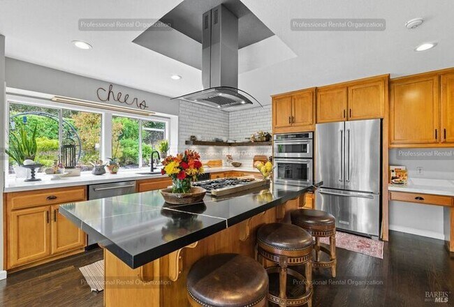 Building Photo - One of a kind home just steps away from Annadel State park