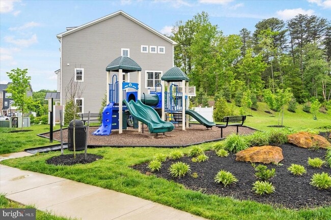 Building Photo - 1815 Iris Ln