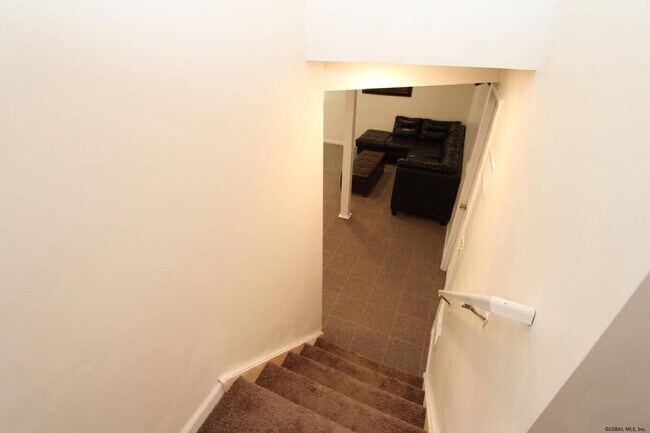 Building Photo - 106 Balsam Way