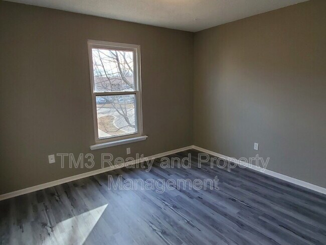 Building Photo - 904 S Edgebrook Ln