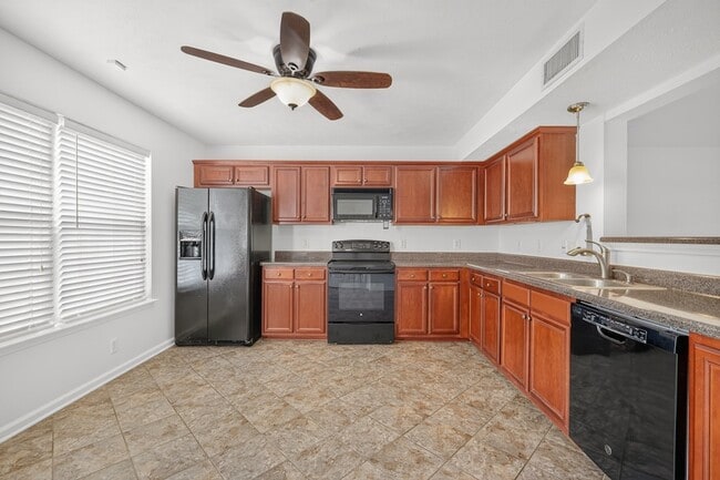 Building Photo - 407 Arapaho Dr